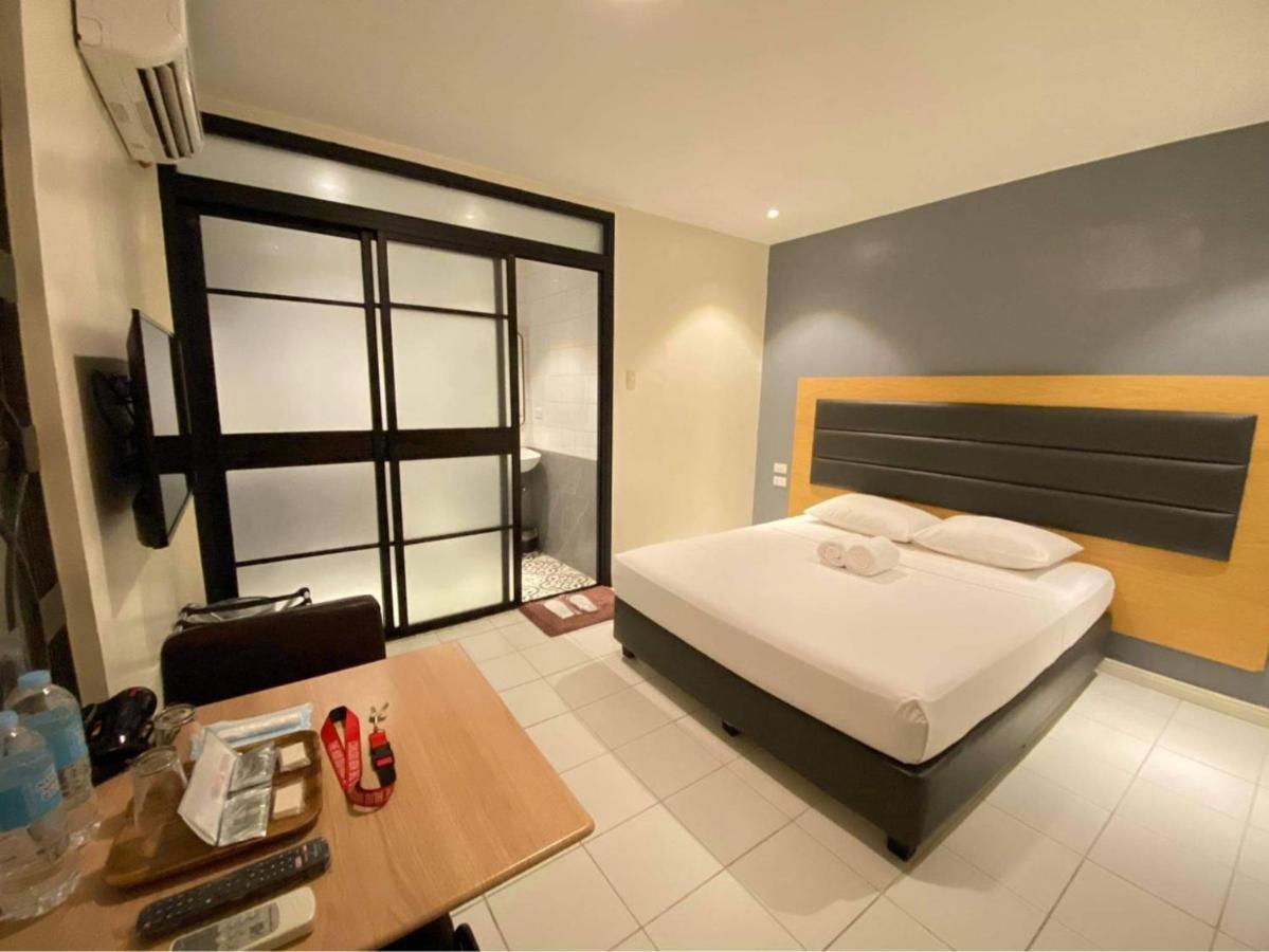 The Hub District Garden Suites Pasay Ngoại thất bức ảnh