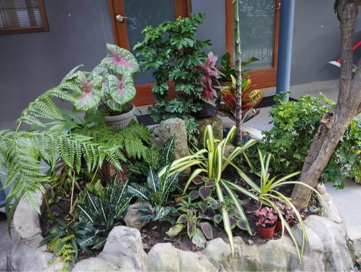 The Hub District Garden Suites Pasay Ngoại thất bức ảnh