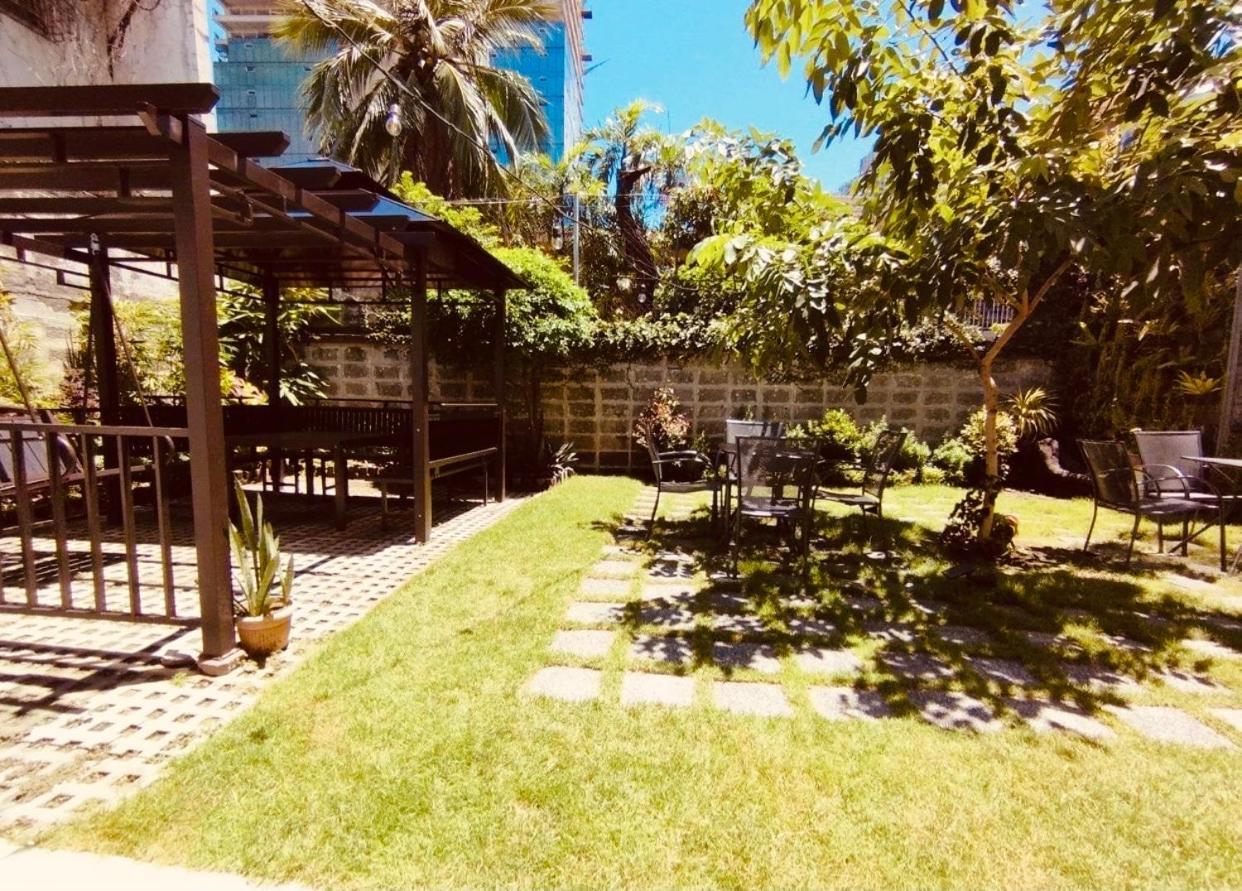 The Hub District Garden Suites Pasay Ngoại thất bức ảnh